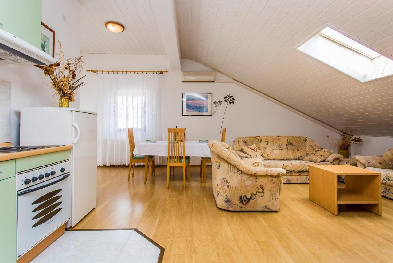 Guest House Lavanda 4 نجيفيش المظهر الخارجي الصورة